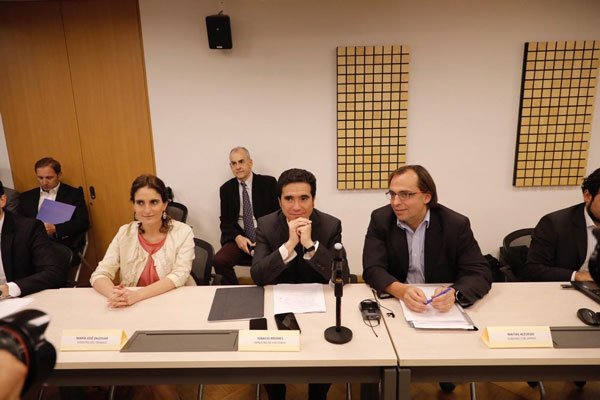 Ministros de Hacienda y de Trabajo lideraron cita. También participó el subdirector de Racionalización de Dipres, Matías Acevedo.