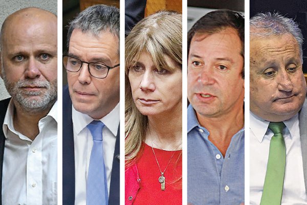 Álvaro Elizalde, Senador PS; Felipe Harboe, Senador PPD; Ximena Rincón, Senadora DC; Lucas Palacios, Ministro de Economía; José Miguel Durana, Senador UDI.
