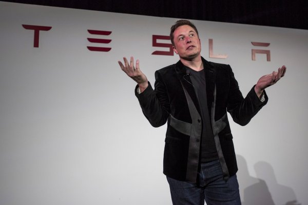 "El precio de las acciones de Tesla es demasiado alto", dijo el CEO.