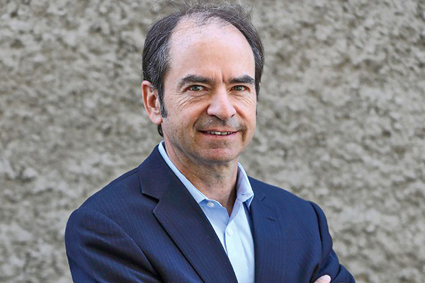 Alfredo Ergas fue elegido director con votos de las AFP en 2020.