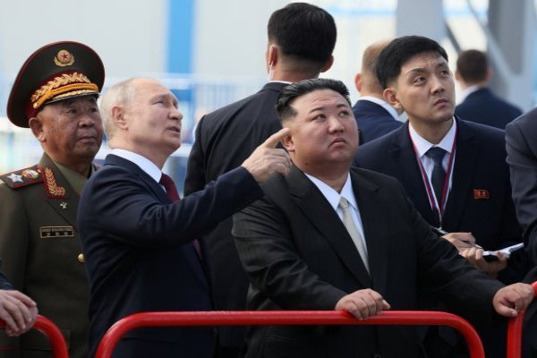 Ambos líderes visitaron el cosmódromo ruso de Vostochny. (Foto: Reuters)