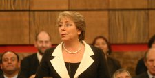 Bachelet envía indicación al proyecto Multirut que está en el Congreso