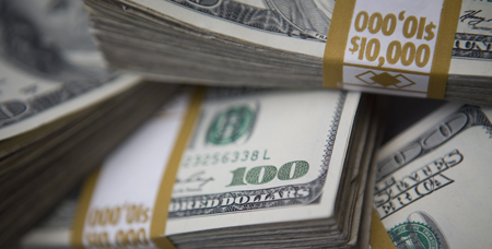 Dólar retrocede $3 ante positivo panorama externo y alza del cobre