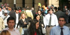 Banco Central: deuda de los hogares sube a 57% de los ingresos
