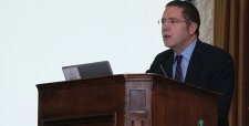 FNE: "Tenemos que cuidar a la calle de las empresas que se creen dueñas de un mercado"
