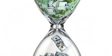 Debilidad de la economía podría empujar al euro a la paridad con el dólar por primera vez en catorce años
