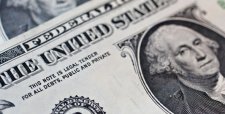 Dólar se disparó a máximos de casi seis años ante desplome del precio del cobre
