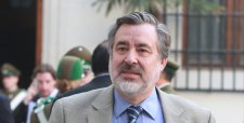 Guillier ironiza sobre Penta: "Es una armoniosa institución para crear empleo"