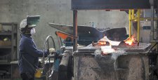 Nuevos pedidos y empleo aceleran sector manufacturero en Estados Unidos