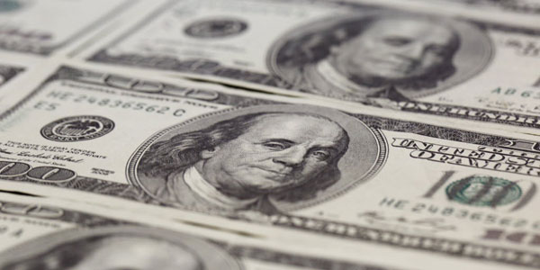 Dólar cierra con leve avance, pero vuelve a cotizar en $ 680