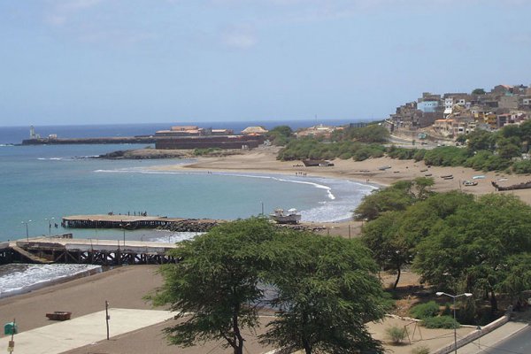 Pero Praia, su capital, es la ciudad que hace de este un destino de gran atractivo natural.