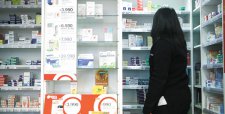 Salcobrand pide mesa de trabajo con gobierno para analizar altos precios de medicamentos