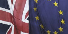 A un mes de negociación clave, británicos están empatados entre permanecer o abandonar la UE