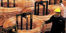 Cobre cierra a la baja, pero termina marzo con alza mensual de 3,1%