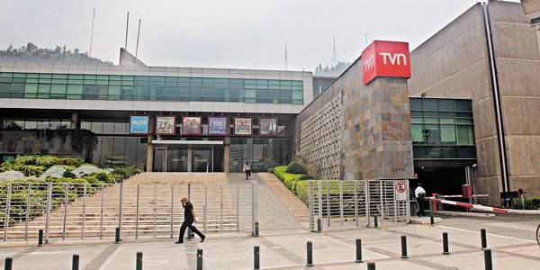 Tercera señal para Televisión Nacional genera críticas por concentración de concesiones