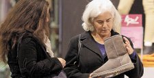 Sectores productivos viven un disímil abril y alza del comercio divide al mercado