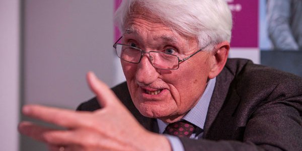 Frente al populismo, volver al lado de los últimos