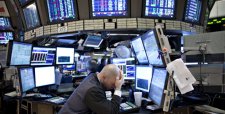 Wall Street sufre su peor sesión en casi 11 meses en jornada negra para los mercados por dudas que genera Trump