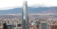 Gobierno y Providencia crean mesa de trabajo para destrabar recepción final de complejo Costanera Center
