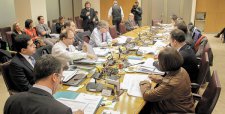 Sernac vuelve a postergarse en el Congreso y plazos se complican