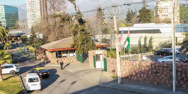 Club Palestino sale a remate en medio de disputa con Aguas Andinas