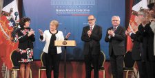 Gobierno presenta reforma previsional y compromete modificaciones al sistema de FFAA