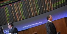 Bolsa de Santiago logra leve alza pero vuelve a romper máximos históricos
