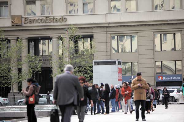 <p>Sindicato de BancoEstado irá a tribunales por servicios mínimos</p>