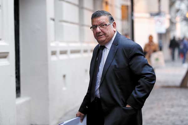 <p>Ana Lya Uriarte dice que Bachelet cumplirá con Ley de Pesca</p>