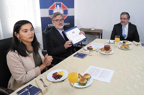 <p>Guillier insta a Goic a transparentar su postura sobre un acuerdo para el balotaje</p>