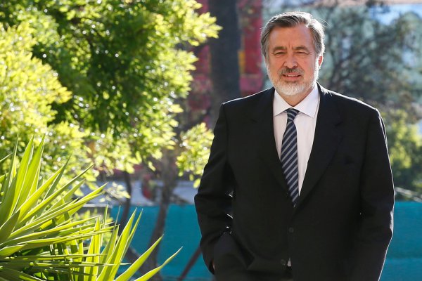 <p>Jefe de campaña de Guillier explica por qué el candidato no respondió "provocaciones" de MEO</p>