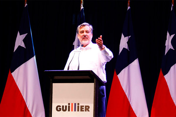 <p>Con guiños a la Concertación y duras críticas a Piñera, Guillier presentó su programa de gobierno</p>