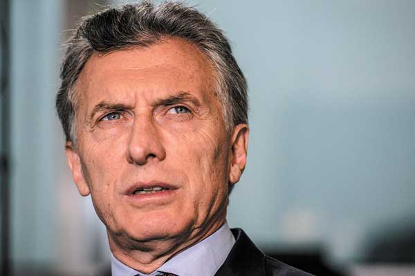 <p>Macri llama a EEUU a imponer un embargo petrolero total a Venezuela</p>