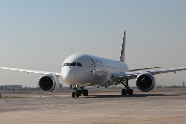 Latam pide al TDLC incorporar efecto de nuevos actores low cost para definir viabilidad de alianzas con American e IAG