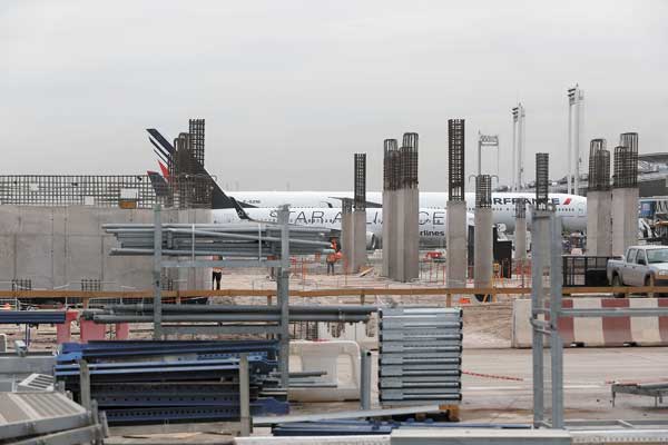 <p>Reclamos por calidad de servicio en el aeropuerto de Santiago se disparan 254% en dos años</p>