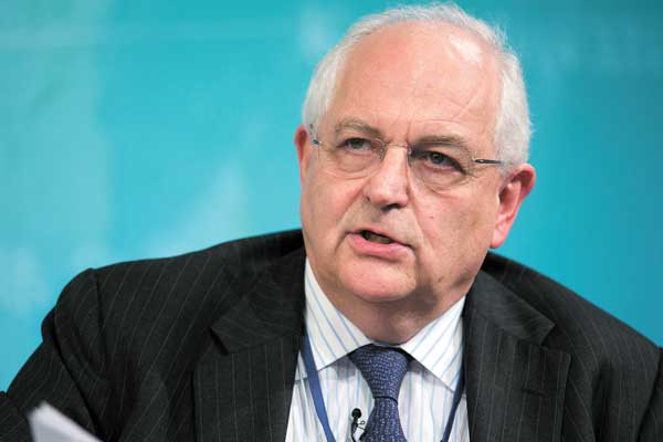 <p>Martin Wolf: "Con Trump, el riesgo de una guerra comercial y de una guerra real es enorme"</p>