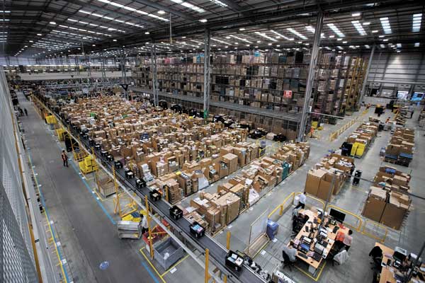 <p>Edición 29 años | Amazon, la mayor amenaza para el comercio tradicional debuta en la región</p>
