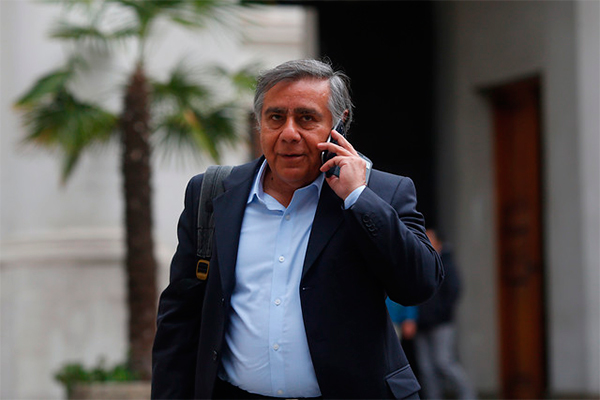 <p>Dichos de Juan Andrés Lagos sobre la Concertación incendian comando de Guillier</p>
