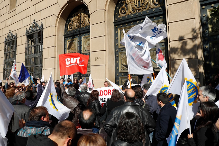 <p>Reajuste sector público: Ministerio de Hacienda se sincera y ofrece 1,9% nominal</p>