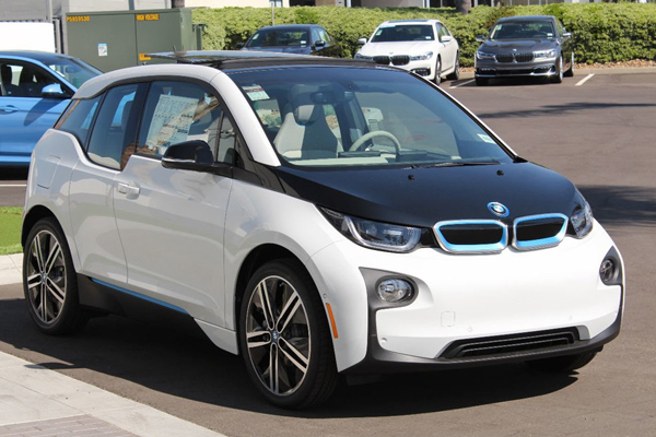 El BMW 100% eléctrico que eligió el ministro de Energía para trasportarse