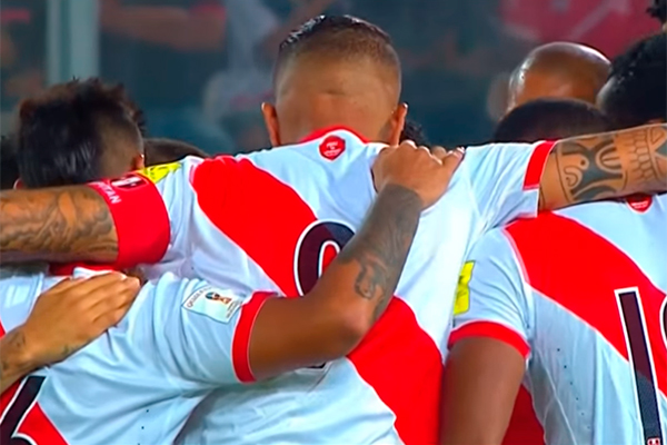 <p>Fiebre mundialista en Perú: gobierno declarará feriado si la selección clasifica a Rusia</p>