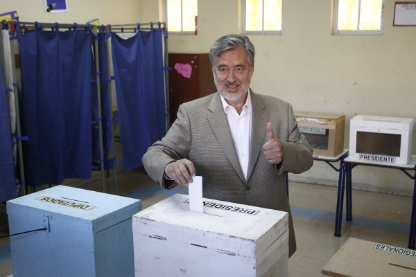 La reflexión de Guillier: "Uno no pide votos para uno, pide que funcione la democracia"