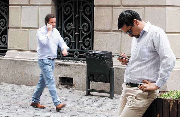 Movistar y Entel han perdido 3,6 millones de abonados a telefonía celular desde 2013