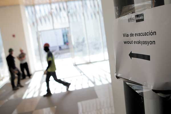 <p>El creolé, la segunda lengua en la construcción</p>