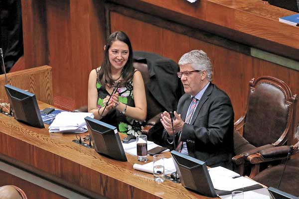 Cámara rechaza platas del Sename y recorta recursos al Senado en medio de acalorada discusión