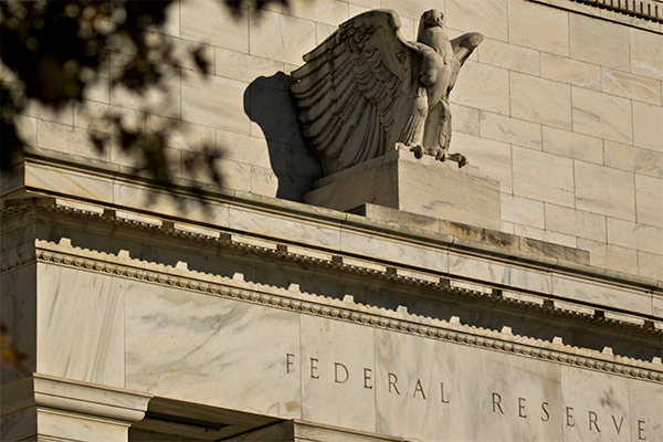 <p>La Fed confirma pronta alza de tasas a pesar de la débil inflación</p>