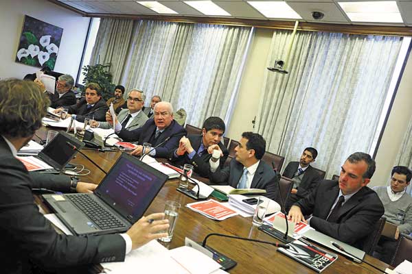 SII y Unidad de Análisis Financiero tendrán acceso a información bajo reserva bancaria