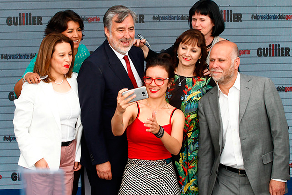 <p>La DC debuta en el comando de Guillier con video para sumar a las bases falangistas a la campaña</p>