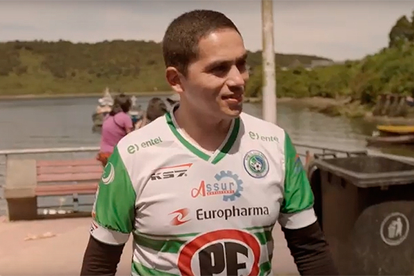 Amor incondicional por la camiseta tiene premio: “hincha solitario” de Puerto Montt viajará gratis a ver partidos de visita