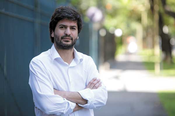 Alejandro Fernández: “Ossandón puede hoy beneficiar a Piñera pero puede ser una tremenda piedra en el zapato mañana”
